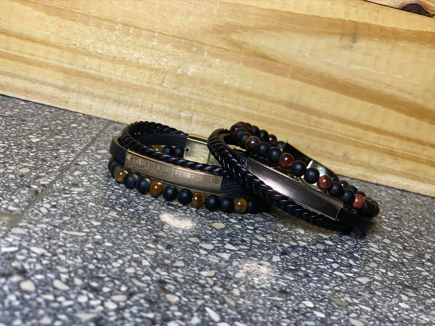 <transcy>3 in 1 leather bracelet</transcy>