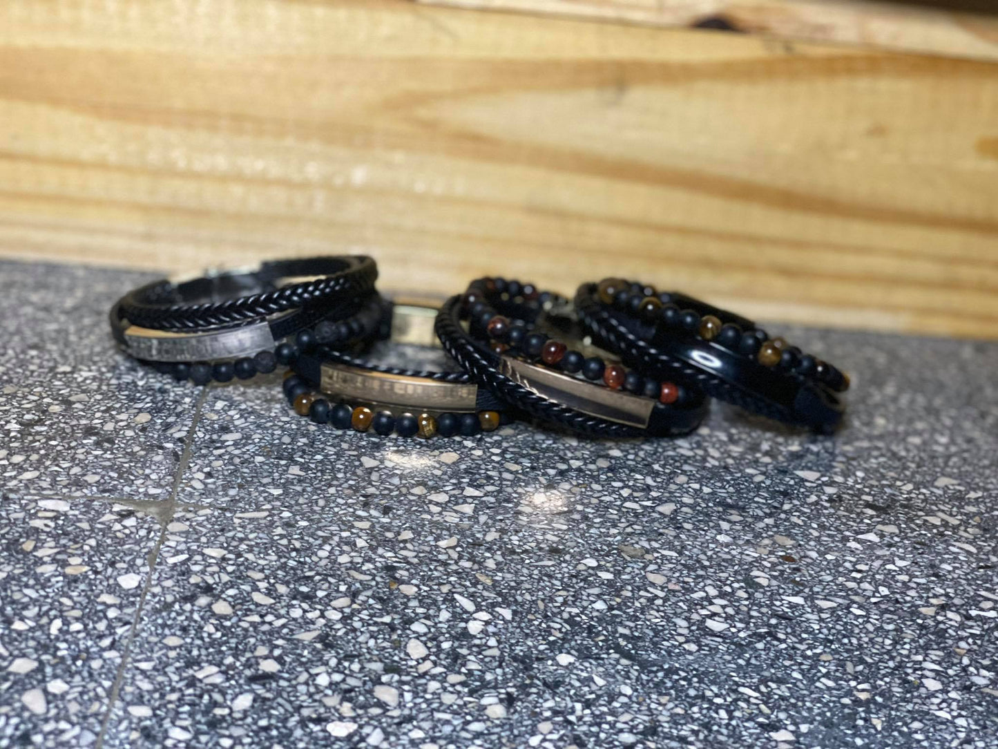 <transcy>3 in 1 leather bracelet</transcy>